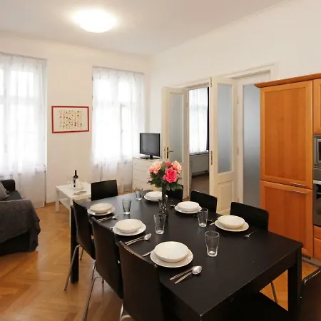 Quadrio-3 Apartment